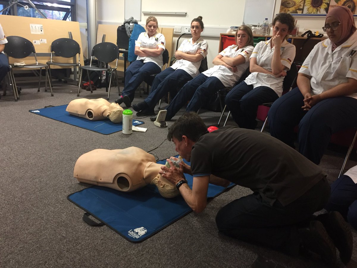 amd4_ann's tweet image. More third years with cardiac Simon☺️They all managed with the mask👌👍🏻@BCUNursingteam #BLS #CPR #motormemory #skillsteaching #practise