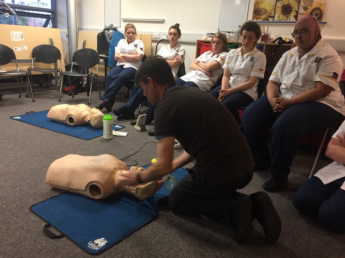 amd4_ann's tweet image. More third years with cardiac Simon☺️They all managed with the mask👌👍🏻@BCUNursingteam #BLS #CPR #motormemory #skillsteaching #practise