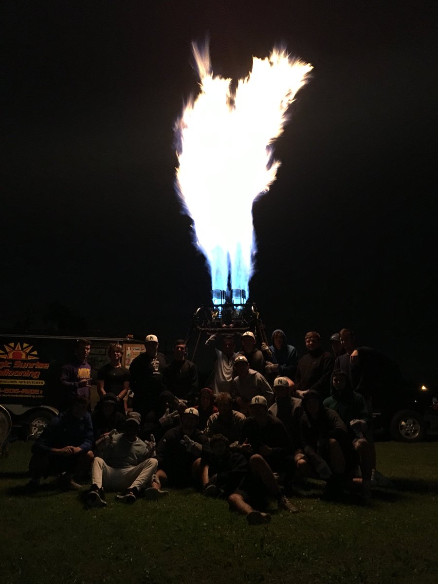 NunezCCBaseball's tweet image. The team that volunteers together, stays together!  @NunezCCBaseball  players hope to you at this weekend’s fest
thestbernardnews.com/2017/11/09/bay…