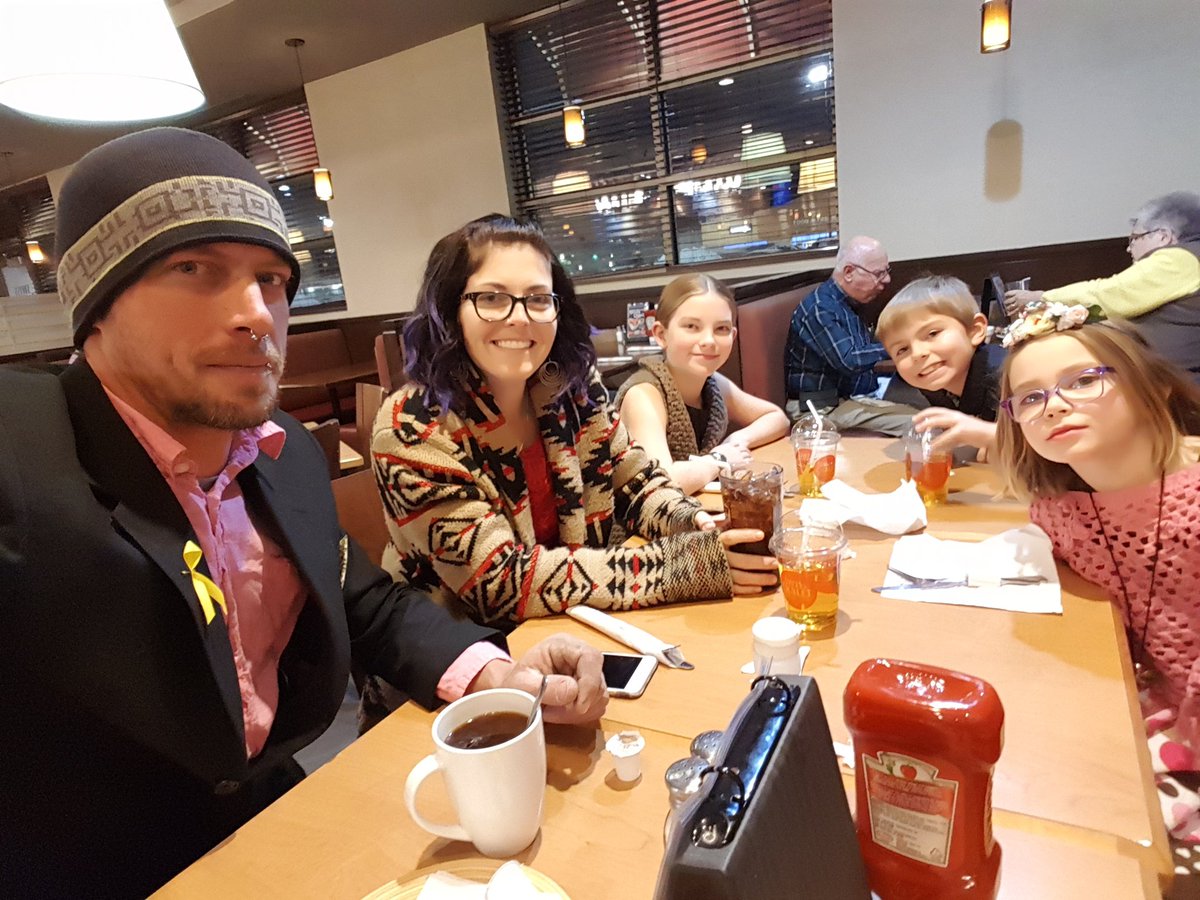 matsevad's tweet photo. Married for a decade, and this is our evening, photos in the new barn, and dinner in the city at swiss chalet. #dinnerdates #Anniversary #decade #First280CharacterTweet #toomuchroomformorecharachtersthebluecircleisntfullyet https://t.co/hIShjYAe9T