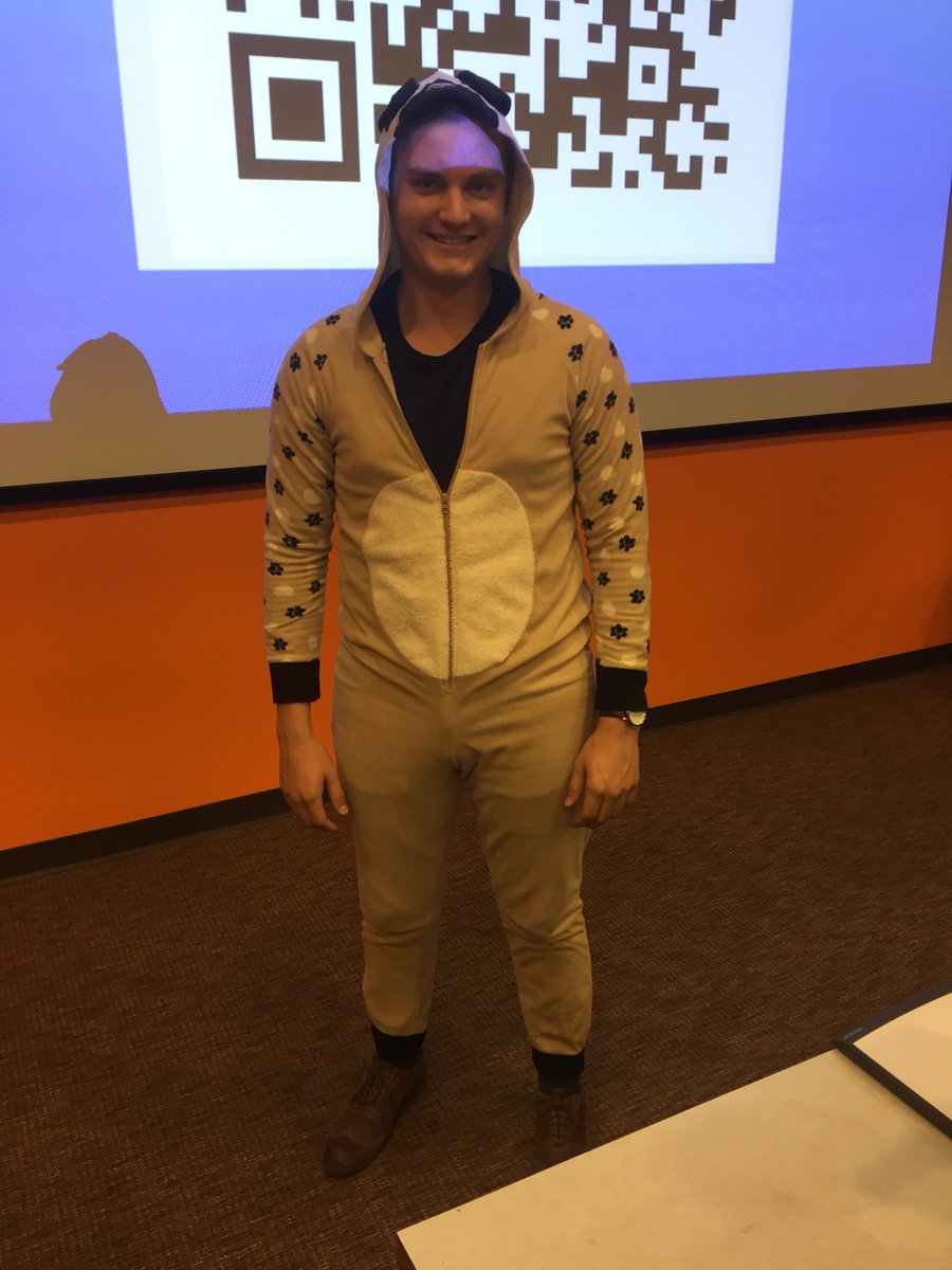 utk_akpsi's tweet photo. Parli Pro spoke and @mdm_matthew led meeting wearing a onesie #AKPsi  #zllove https://t.co/MYldw4nmpy