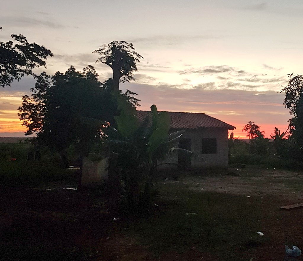 Terminamos una jornada intensa en la comunidad indígena Chupa Pou del pueblo Ache, verificando obras en construcción #VillaYgatimí #Canindeyú @SenavitatPy