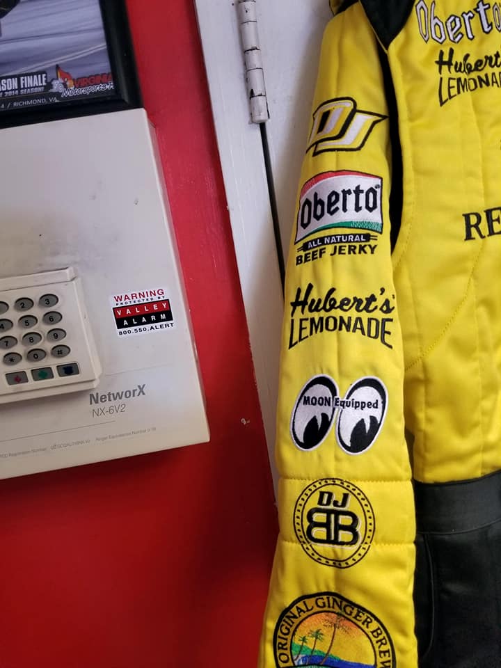 JimCampbellFC's tweet photo. Awesome firesuit! Ready for #AutoClubFinals Thanks #DJSafety! @JimDunnRacing @MoonEquip @reedsgingerbrew @7eleven @ObertoBeefJerky https://t.co/WJcKtjxYZU