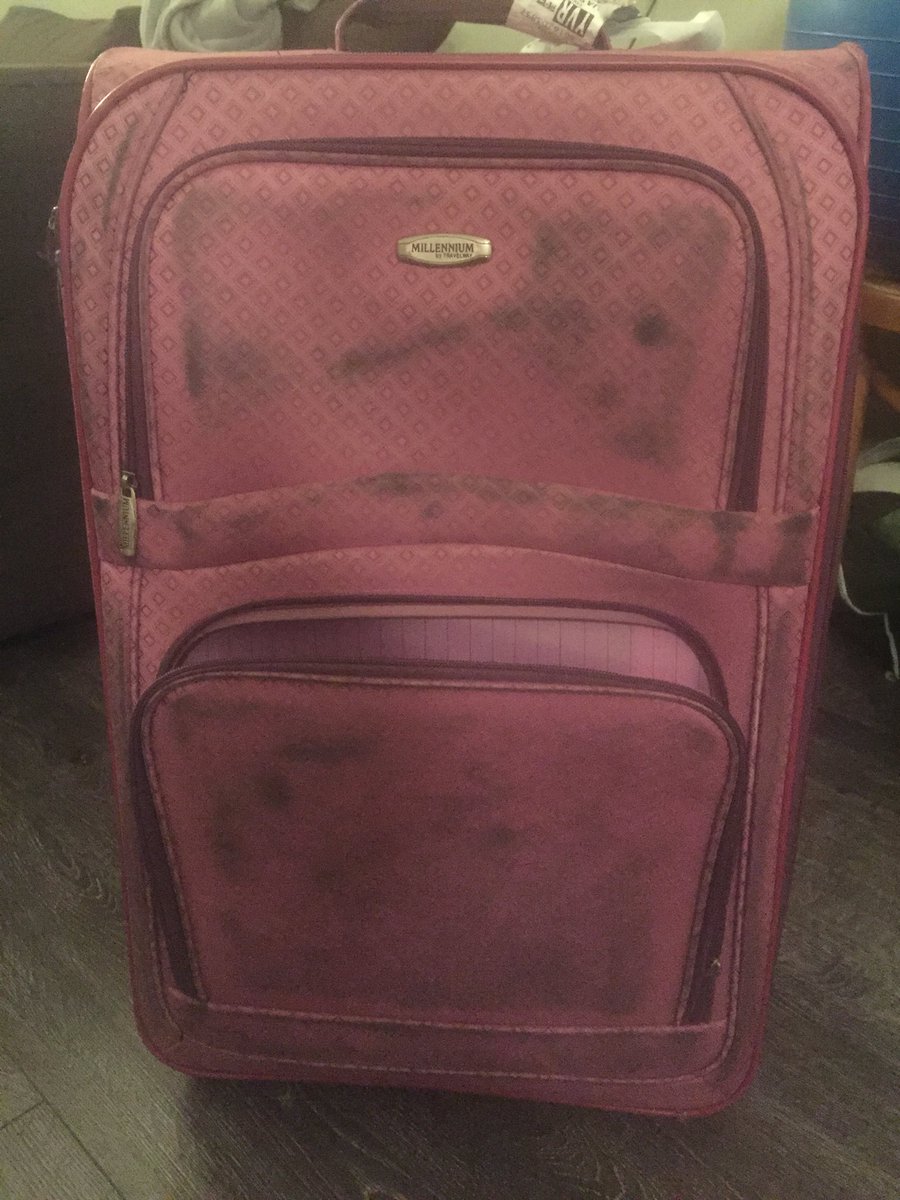 QueenB_87's tweet photo. Thanks @united for first loosing my luggage. Then returning it looking like it went through WW2.  By the way, it’s been used 4 times and was in near perfect condition. https://t.co/MwxaEHWOvW
