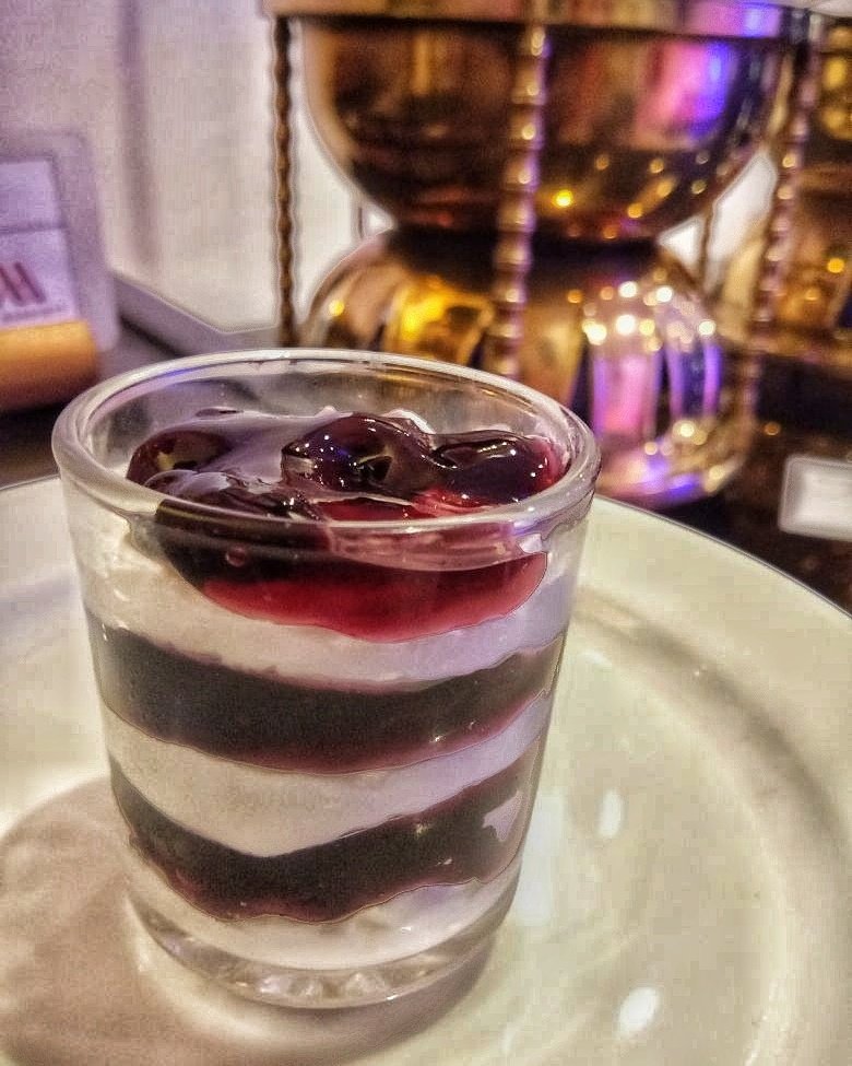 AlizaAnees's tweet photo. I have just one word for blueberry and cream mousse from Marriott's Cuban festival; YUM! Still moussing about it! #hashoohotels #karachiblogger #DessertShuffle https://t.co/M5MG2vB1YB