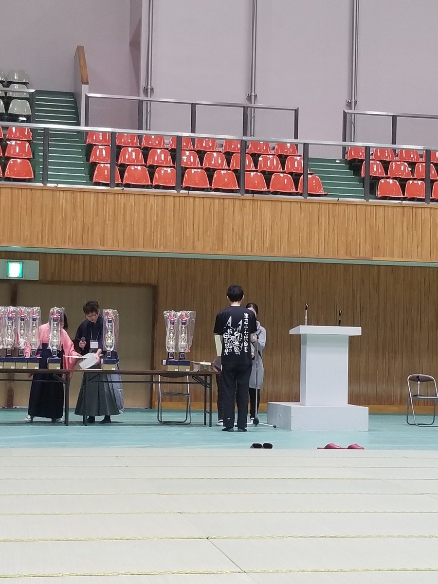 理科大かるた部員紹介