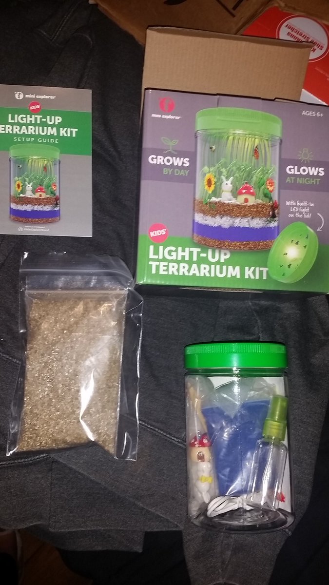 Cheyshy13's tweet photo. This #lightup #Terrariumkit a great #giftidea for #kids I'm grown & excited to do it! Comes with everything needed/pictured. #growsbyday #glowsbynight get this #hotdeal here
https://t.co/j8bMBxkcOd https://t.co/7007nOeDCo
