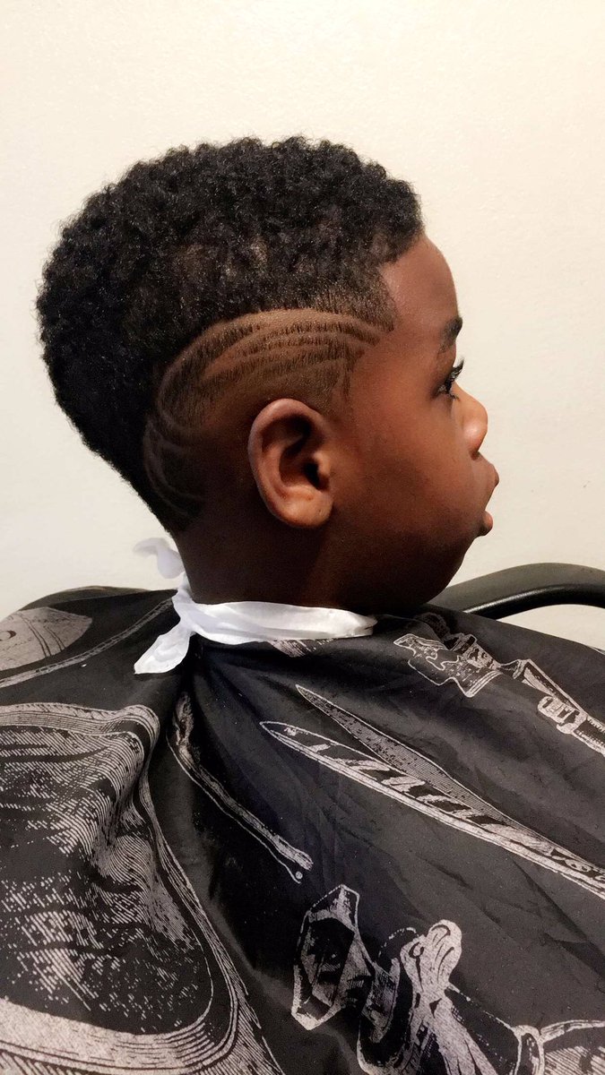 TyeSmith93's tweet image. Mother and son duo by me &amp;amp; baby 💇🏽💇🏽‍♂️😍 

#HairByTye #Craigsizzarhandz #couplestylist