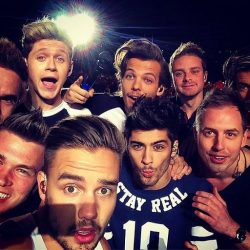 RubyStyles05's tweet photo. Necesito mas de esto por favor 🙏😭❤️❤️
#IMissYouOneDirection https://t.co/61kAFOD8md