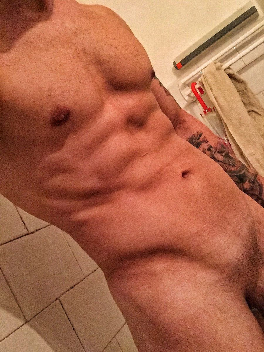ScottSymbol's tweet photo. #ScottSymbol #Studio20Live #Showertime #Prepareforwork #Abs 
I am online :*
https://t.co/SLg7sqYkbD https://t.co/iIIsn2YCXV