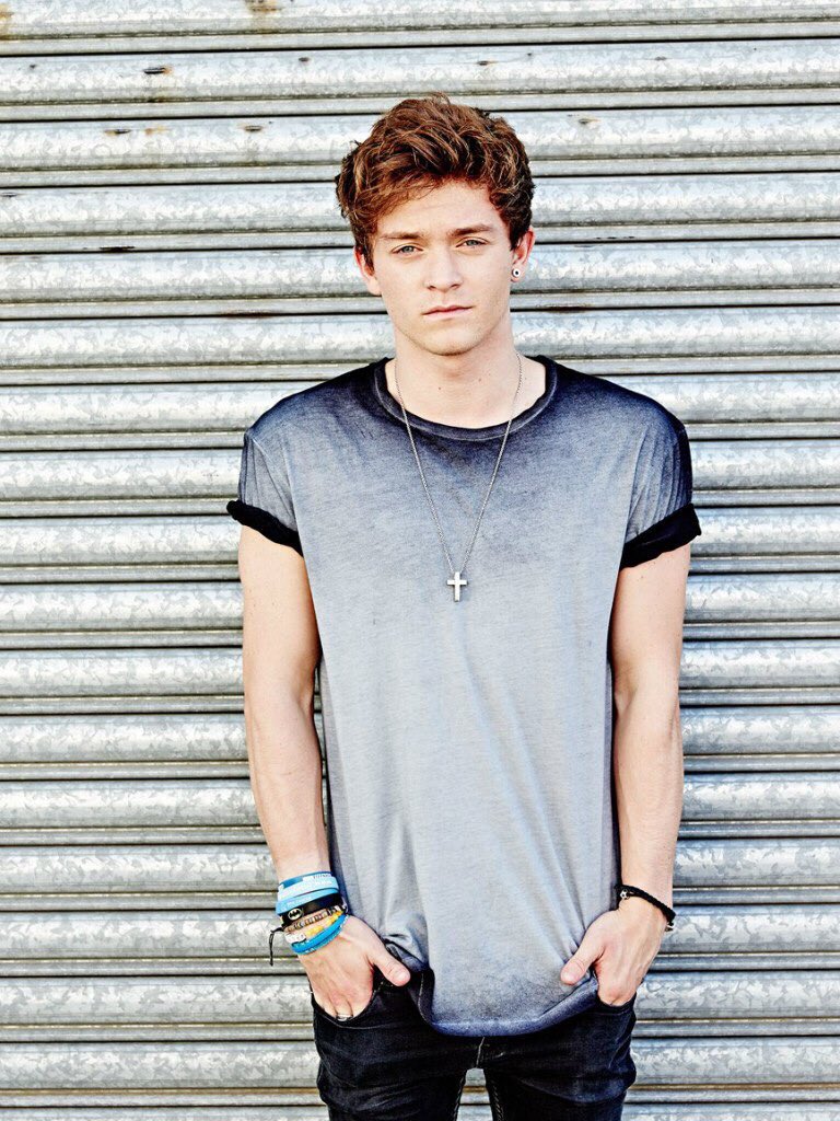 Daria_Purpose's tweet photo. #thevamps новый предмет для обожания😍💋😘❤️☺️ https://t.co/UnENnJwirw