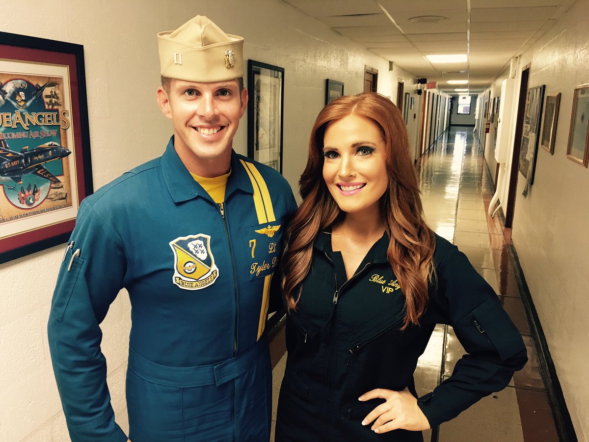 MegWJZ's tweet photo. 1 year later &amp; I still 😂 when l think of Lt. @tylermdavies telling me l did great as I “fell ill” &amp; “napped” through my @BlueAngels flight. https://t.co/6W0V1SSwAN