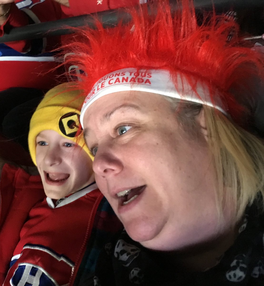 slemieuxLinux's tweet photo. @CanadiensMTL #habselfie maman et son garçon qui profite d'un bon match de hockey https://t.co/okBOfWENEt