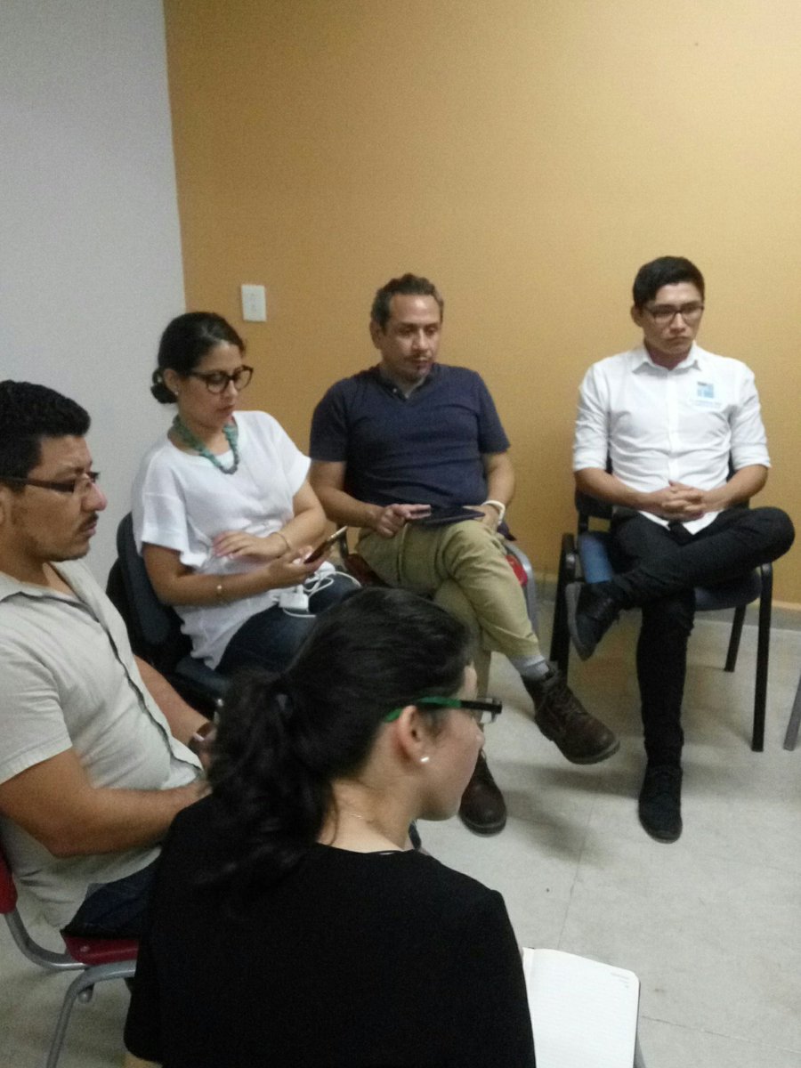 SWvhsa's tweet photo. Comenzando la primera reunión con mentor@s #swvhsa https://t.co/xsgzC8XsBb