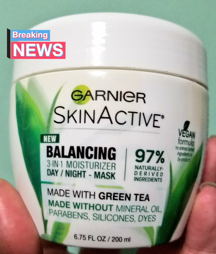 abeautiblendlif's tweet photo. @GarnierFR has this awesome new product! Really helped my #dry #skin & it isn't #oily π #GotItFree #Vegan #TryItSoon https://t.co/shL5j2epZ0