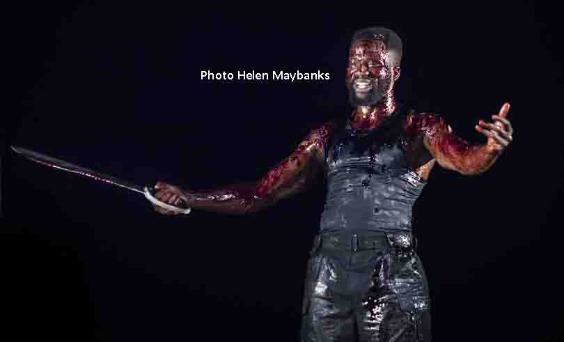 TLTreviews's tweet photo. Amber Light: A blood &amp; glory warrior battles with the Roman body politic in Coriolanus @TheRSC @BarbicanTheatre https://t.co/VGaEmV66Ow  @TheatreBlogRT #LDNtheatrebloggers https://t.co/jQy4THsf90