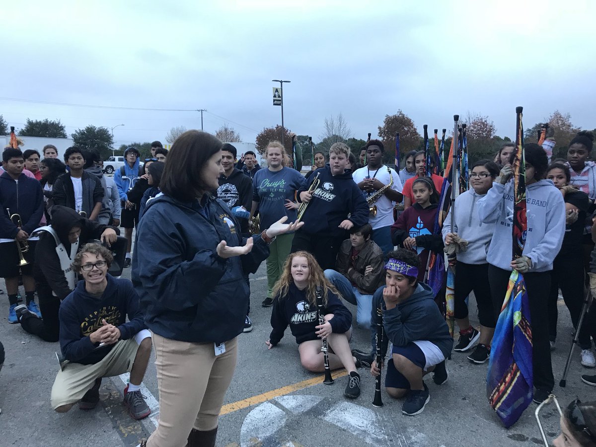 AkinsEagleBand's tweet photo. So thankful to have @MsHosack at our last marching rehearsal of 2017! “Anything for you!” https://t.co/rZJALbiSqi