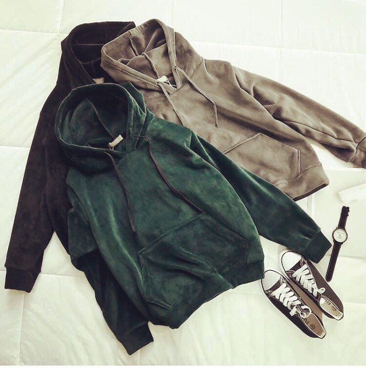 UberMenIn's tweet image. The nip is in the air. The winter haze is settling there. Heart pounding a little bit more. Are you sure your winter game is on?
.
.
.
.
.
#hoodie #mensfashion #winter #mens #mensstyle #menswear #chucks #chrono #friday #fashion #fashionbag #nyc #igaddict #poetry #prose