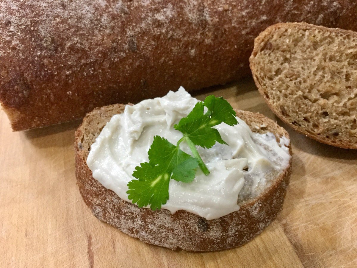 DanielleBussone's tweet photo. Simple cream cheese recipes are so versatile. Make cream sauces, dressings, dips and more! https://t.co/ENCE2fnL3n https://t.co/xbUSAFpM4F
