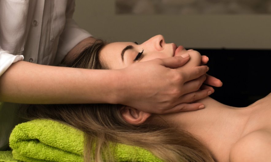 KellyLottsMM's tweet photo. Roll back the years with Face Toning #Massage. Kelly Lott has more, here: https://t.co/hGu259aeyi #massagetherapy https://t.co/qXw41TtEYo