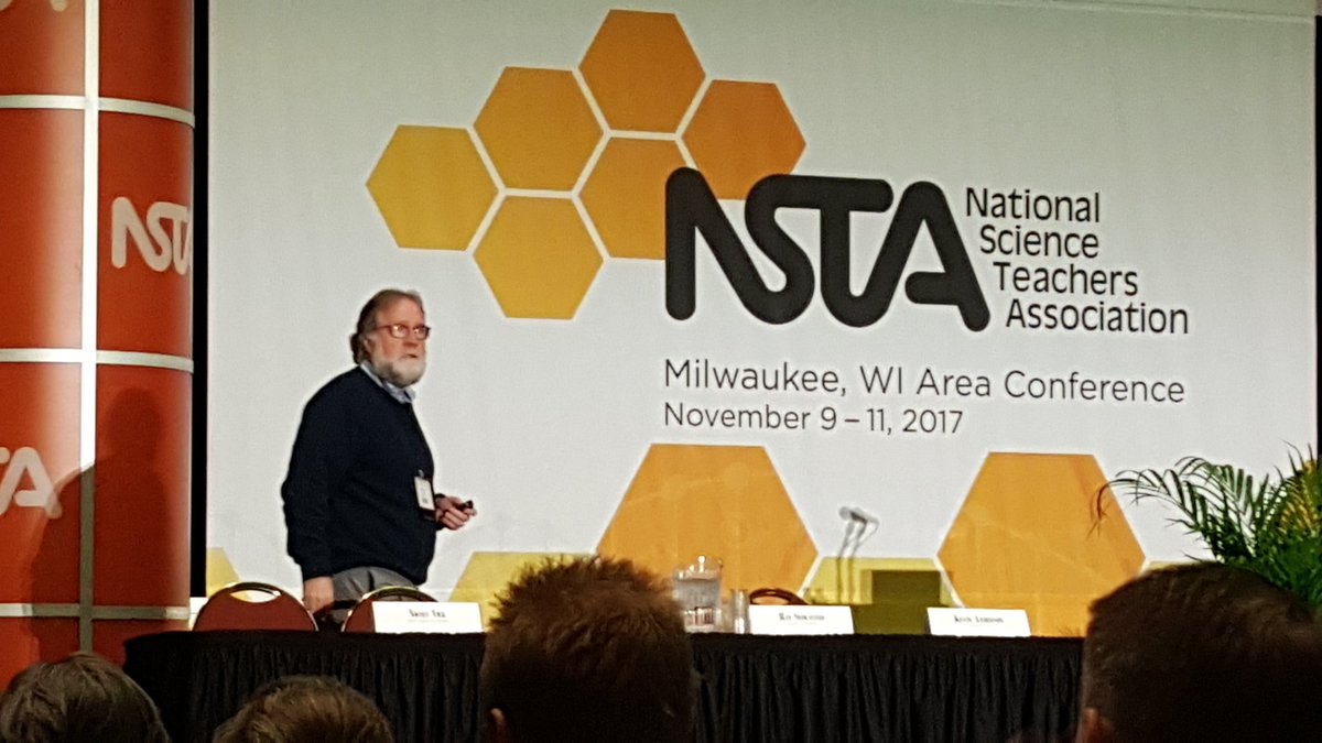 CLSChem's tweet image. Encouraging and inspiring presentation by @SeanBiolCarroll  at #NSTA17 #SerengetiRules #OneMillionLawnMowers #CLSEngaged #NerdLife