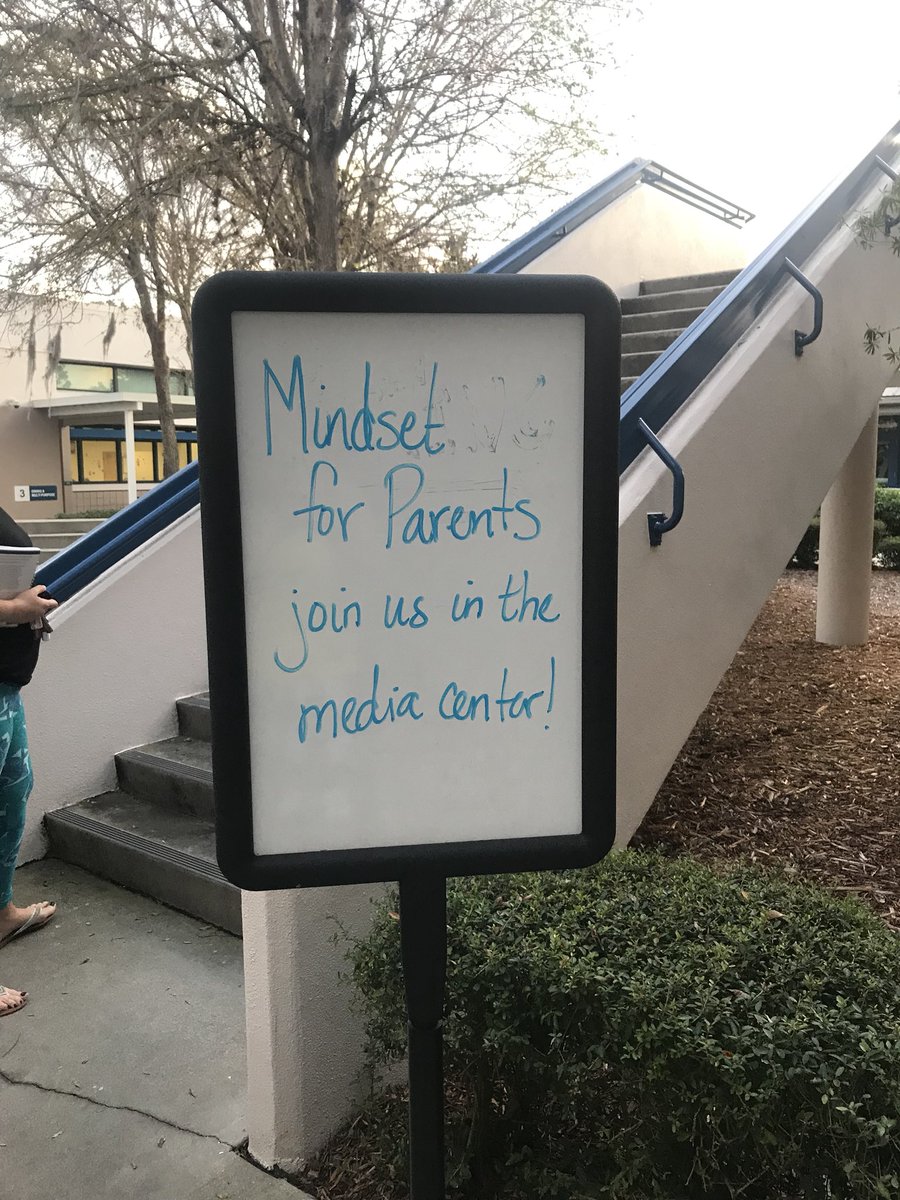 jevin1997's tweet photo. First parent book study tonight at BCE! Great talking parent to parent #Mindset #mindsetforparents https://t.co/CVnqnBHtrc