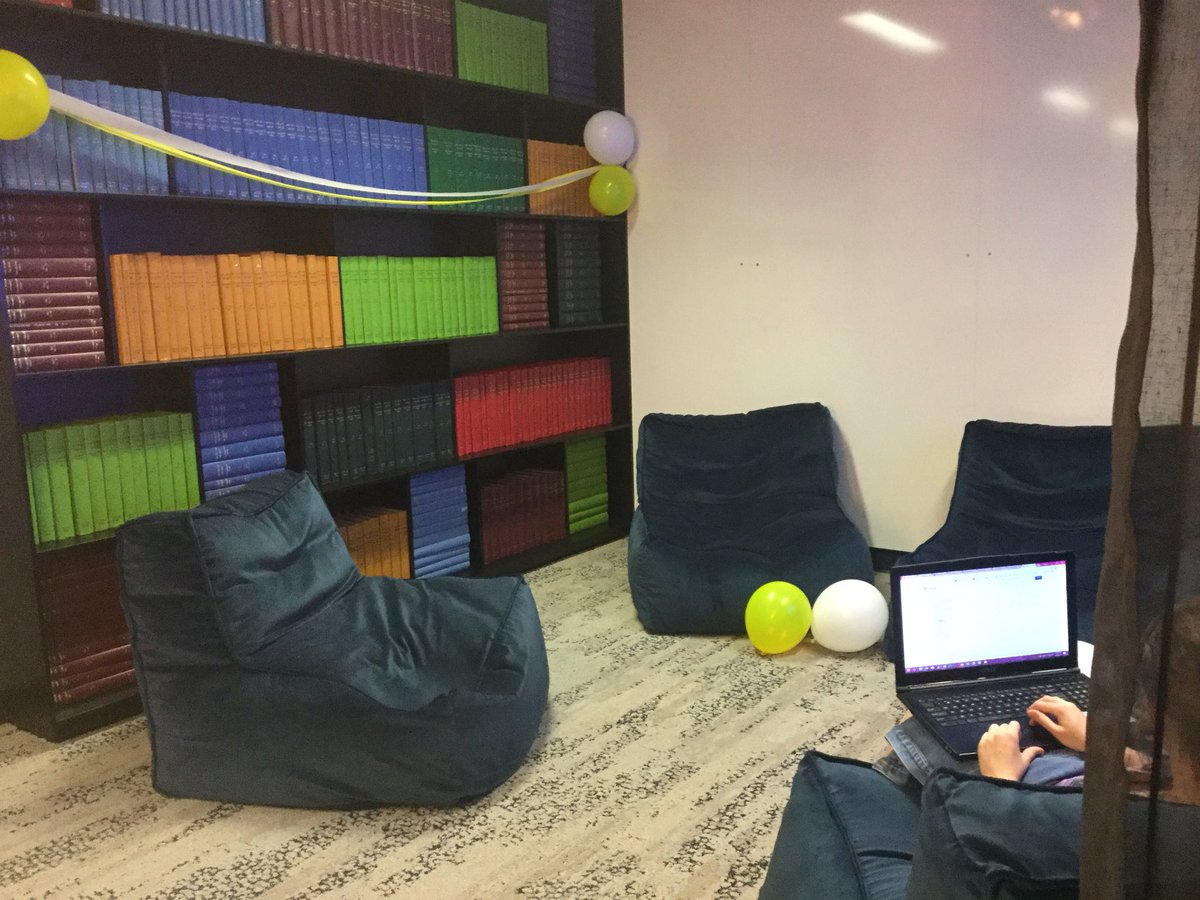 FlindersLib's tweet photo. Open 90 minutes and we have #research students using #HDRCentral already! #PhDLife #Research #Flinders #ViewsFromTheLibrary https://t.co/GvRmyVCXqy