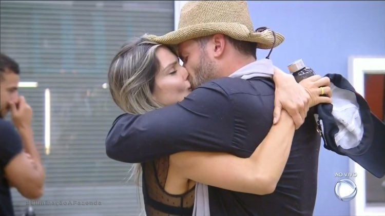 eaicarols's tweet photo. vou proteger até o fim 💞 https://t.co/6bUQTNGhHL