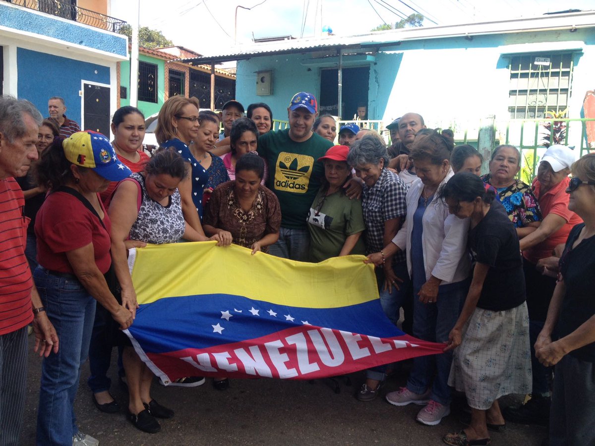 JCASTILLO_1688's tweet photo. #RescatemosAndresBelloConJavierQuintero Analizando y Creando Ideas con el Pueblo de Manuel Felipe Rugeles, Que Hermosa Gente, se Siente su Amor! Gracias Totales por su Apoyo #Cordero https://t.co/crtvg9ZIe0