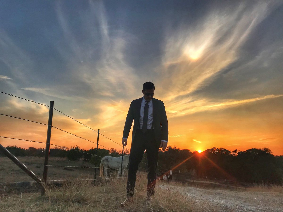 Long day with <a href="/MartySumichrast/">Marty Sumichrast</a> in Dallas for <a href="/LevelBrands_/">Level Brands</a>     Now home at Sunset Ranch <a href="/kathyireland/">kathy ireland</a> <a href="/kathyirelandWW/">kiWW</a> <a href="/IM1_LLC/">IM1</a> <a href="/andre/">andre</a>