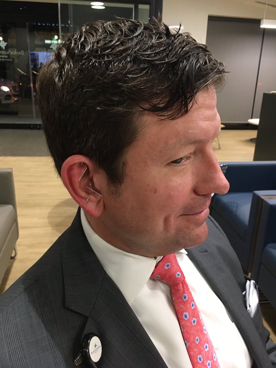 Getting a acupuncture treatment demo from Tio Bustillo MAcOM, L.Ac. at the Baylor Scott &amp; White Health downtown #ATX clinic.  Very relaxing!