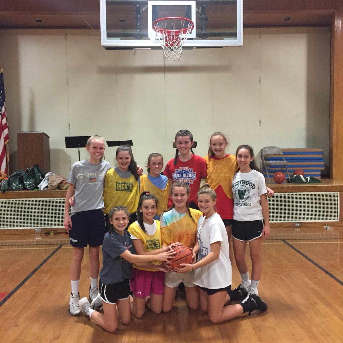 WWgirlshoops's tweet photo. Travel season is underway! Got some great motion offense work in with 7A tonight! https://t.co/KexsOSuvgz