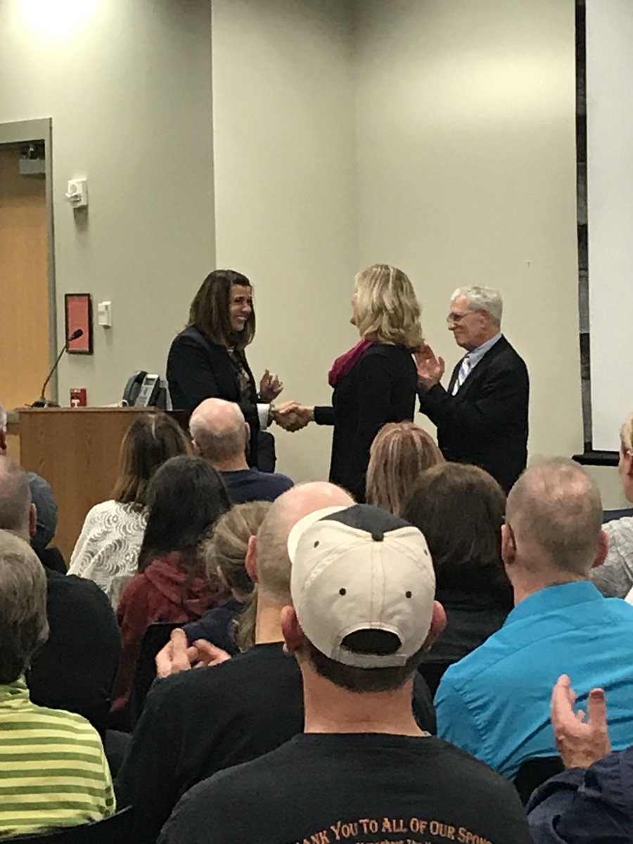 MoZavadel's tweet photo. Sue Coffey is honored tonight as Mont. Co. Science Teachers Assoc. 2016-17 Exemplary Teacher Award, Elementary School Division. #hfdproud https://t.co/ZE3JFu49HF