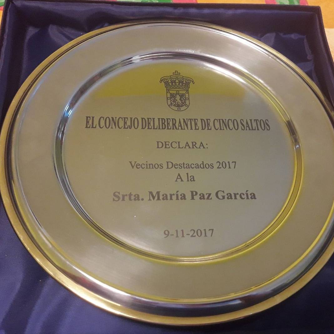 ClubLeoCS's tweet photo. En el día de hoy el consejo deliberante de la ciudad de Cinco Saltos declaró "Vecina Destacada" a una de nuestras mejores Leos. Tutora, guía https://t.co/lWQn2Uqn69