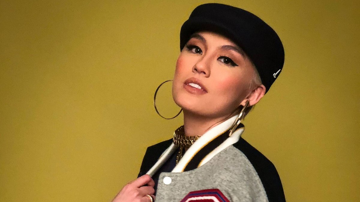 MTV's tweet photo. 💕 @agnezmo is all about the love on @TRL: https://t.co/feKxrIEE1R https://t.co/k8DtJOXaQW
