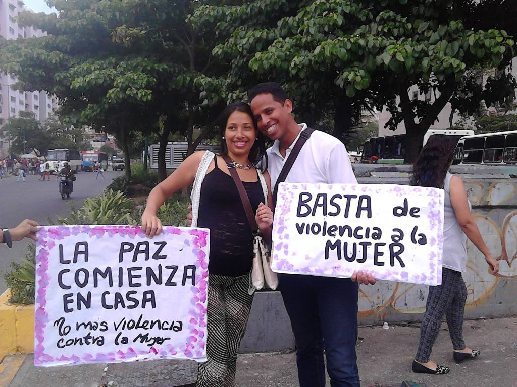 InamujerCaracas's tweet photo. #LaPazComienzaEnCasa Parada contra la Violencia Machista en la Parroquia el Valle y Coche de Caracas @blancaePSUV @RebecaMadriz https://t.co/Ol874p2ywu