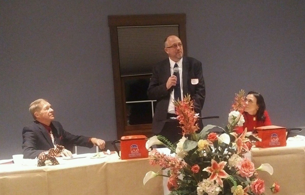 clickforohio's tweet photo. It was an honor to introduce @JaneyMurph in Crawford County tonight. We couldn't ask for a better chairman for the @ohiogop! #OhioRed https://t.co/hG0lBfRcZS