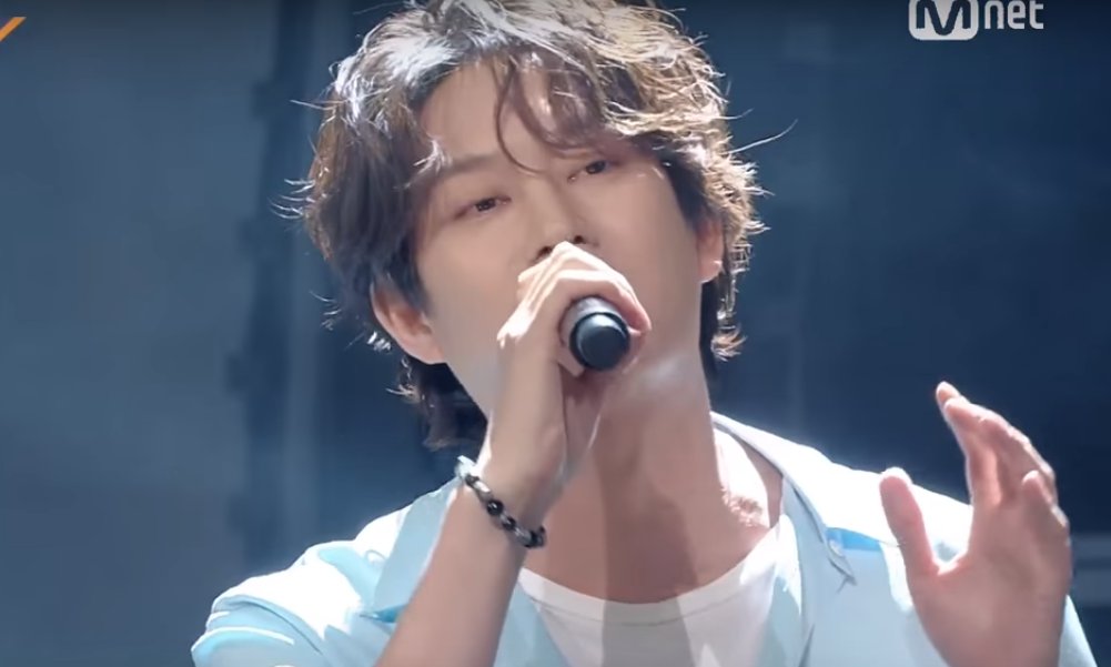 PetalsArg's tweet photo. 【CAPS/171109】🌸 Super Junior - One More Chance @ M! Countdown #HEECHUL #4PIC (2) https://t.co/LGvirJqVjy