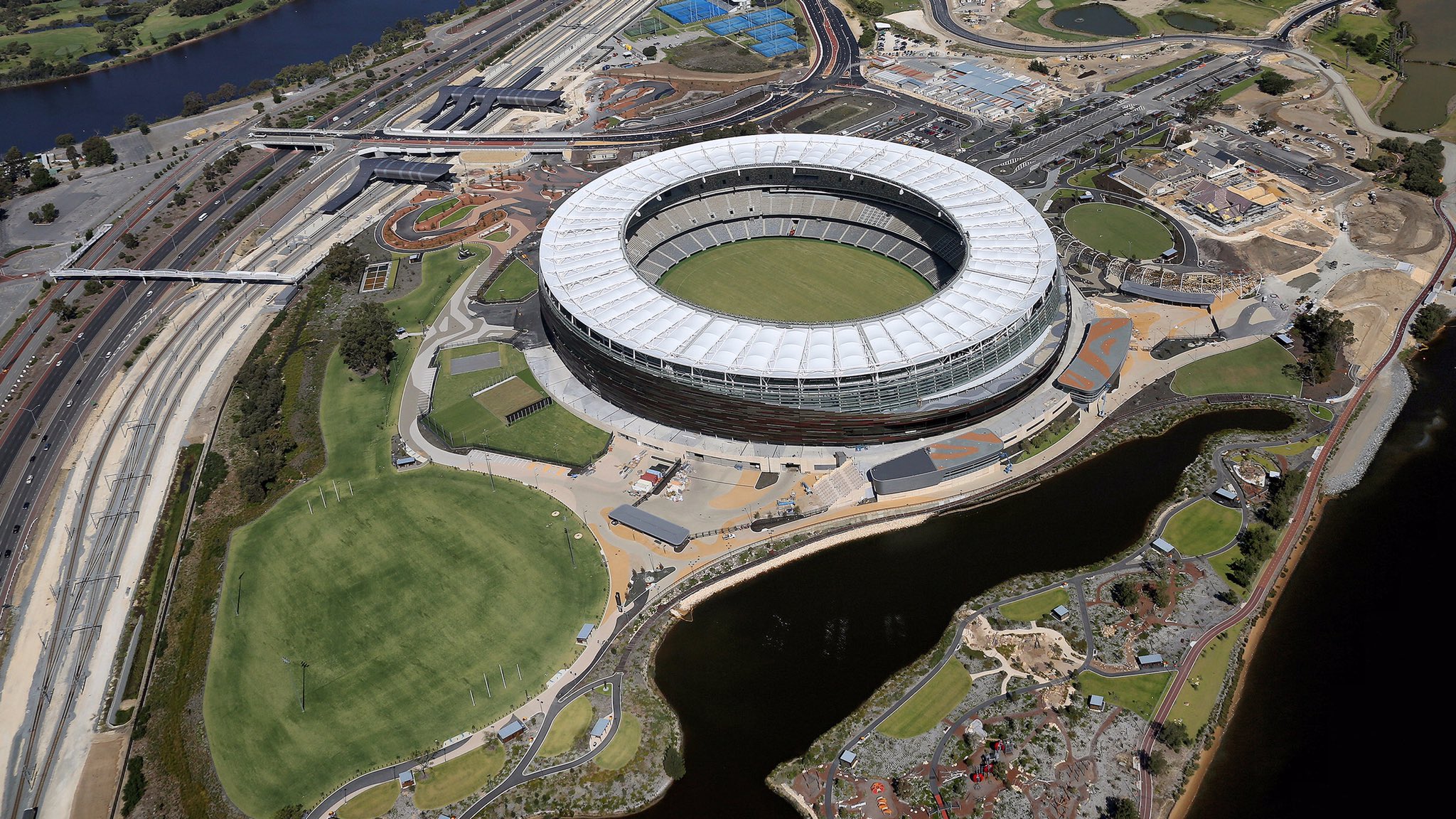 Самый дорогой стадион. Optus Stadium. Стадион Австралия. Дорога к стадиону. Стадион крикет.