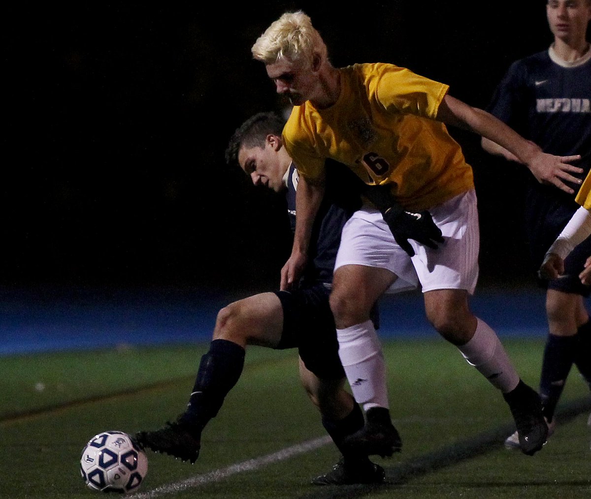 RChan_mariner's tweet photo. @weymouthsoccer loses a heartbreaker to #Needham in the Division 1 south semfinal in penalty kicks. #battleofthebaystate #weymouth #miaa @ChrisMcDaniel88 @KevinMackinAD @NeedhamTimes @MetroWestSports https://t.co/zLW9KCDX4w