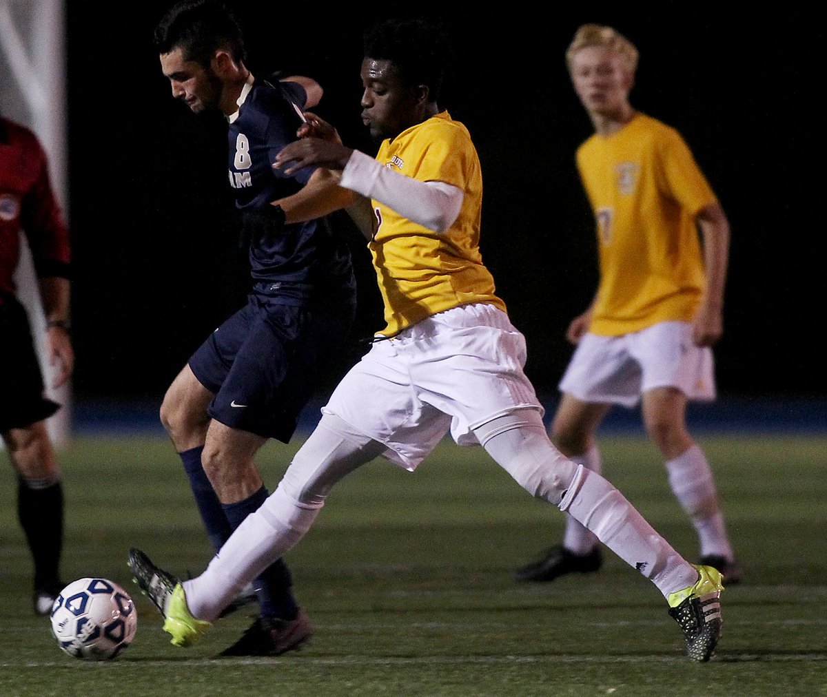 RChan_mariner's tweet photo. @weymouthsoccer loses a heartbreaker to #Needham in the Division 1 south semfinal in penalty kicks. #battleofthebaystate #weymouth #miaa @ChrisMcDaniel88 @KevinMackinAD @NeedhamTimes @MetroWestSports https://t.co/zLW9KCDX4w
