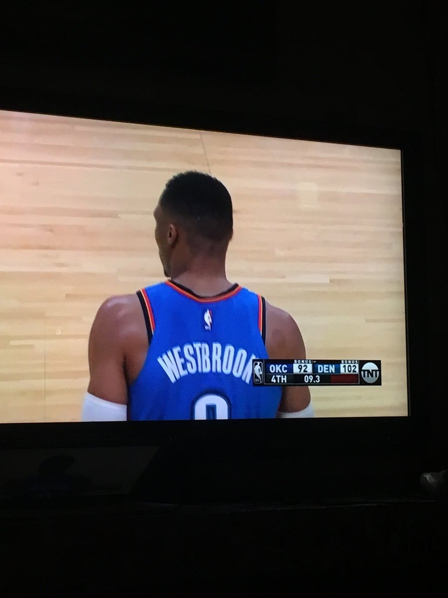 singletonbs's tweet photo. @carmeloanthony shouldn’t have left g. #bestinthewest? #YouGotNugOnThisWood? https://t.co/LIOTKwrRXi
