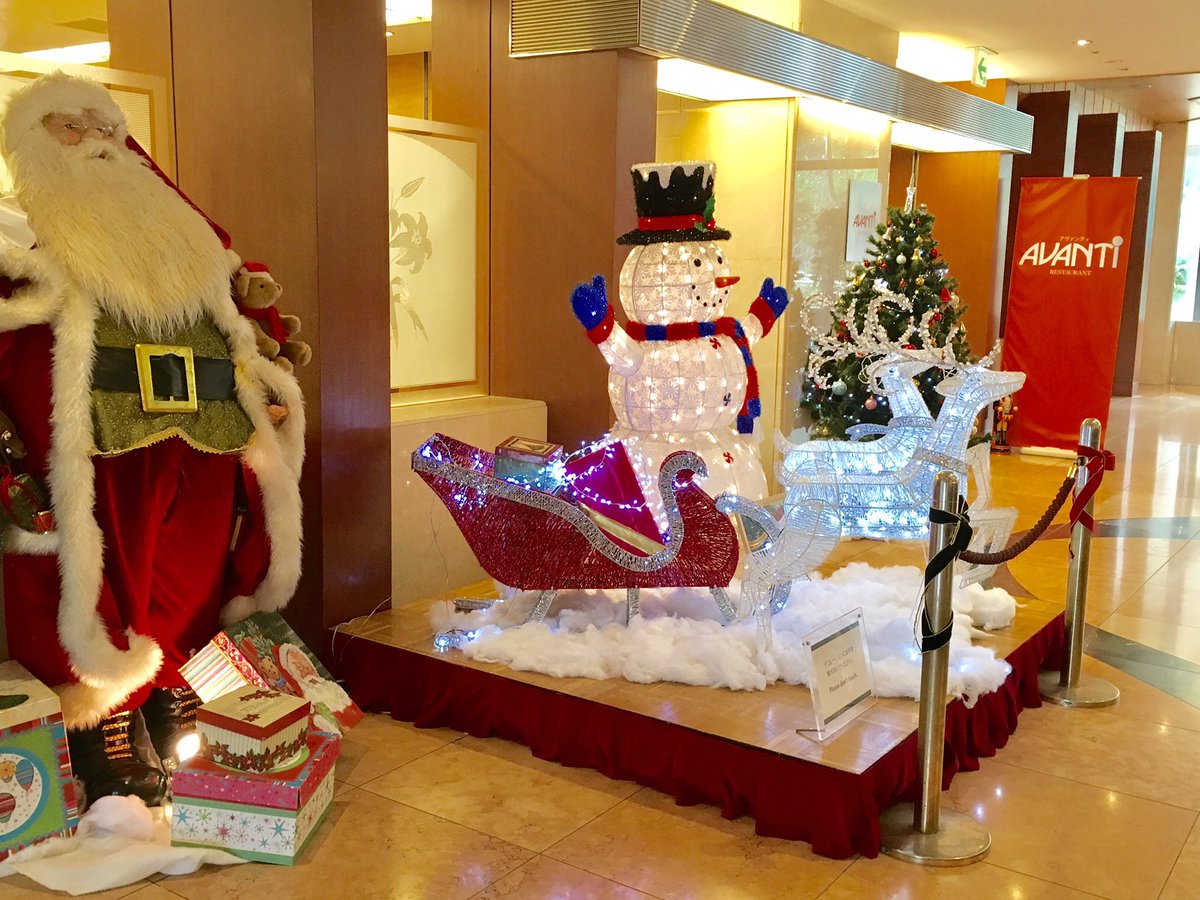 エリート情報 成田営業部 レストラン前の クリスマス装飾 インターナショナルガーデンホテル成田 クリスマスツリー