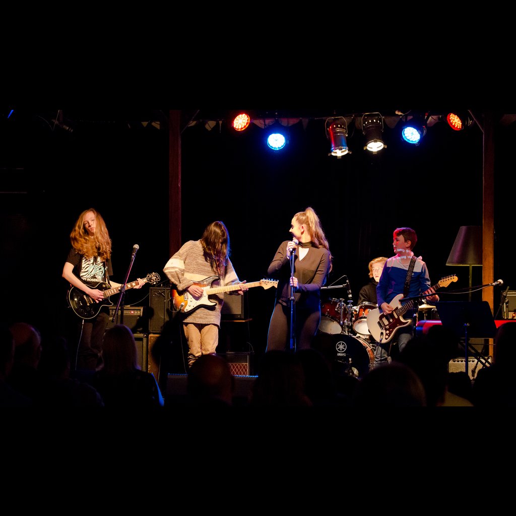 RockAcademyAus's tweet photo. Get your Helter Skelter on this summer. Rock Academy open for teen musicians.

#rock #music #schoolholidays #schoolofrock #teenage https://t.co/88XzVragRs