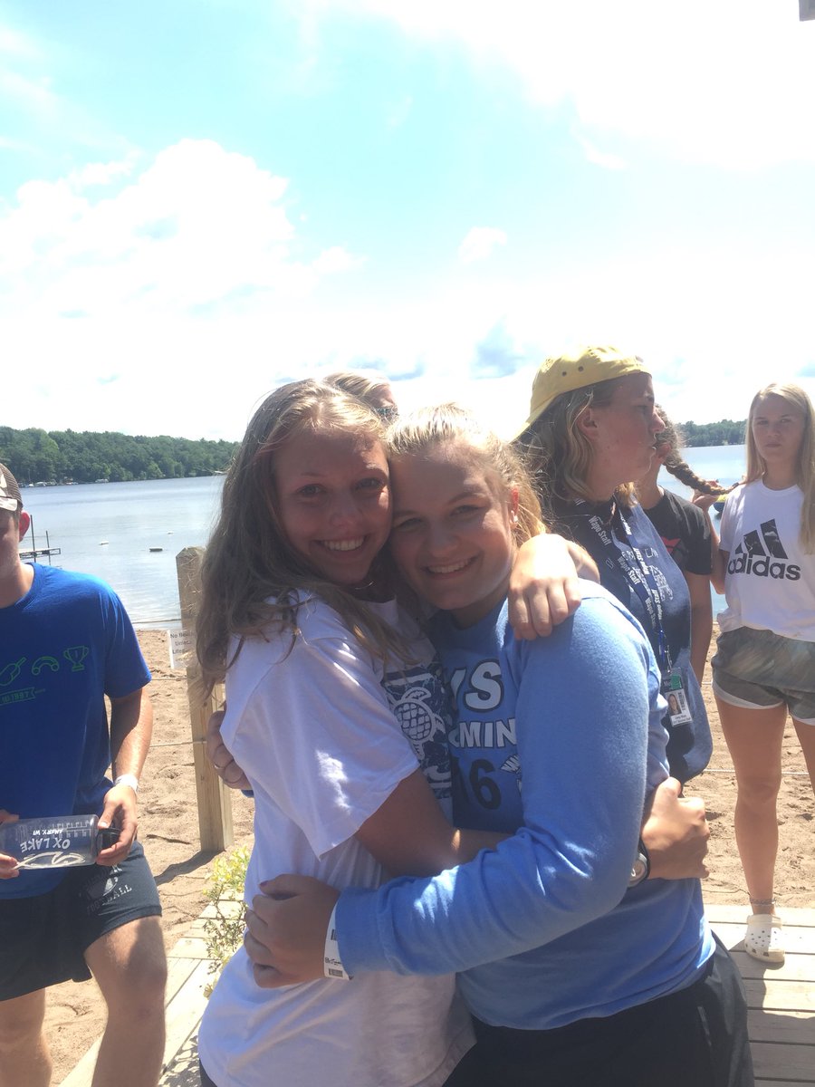 hansonemmak's tweet photo. OMG I LOVE YOU, HBD @grtchngdhl I miss you so much it hurts๐ grats on the license now you can come visit me!!! #chacogang #whatadad https://t.co/79ET25l1IR