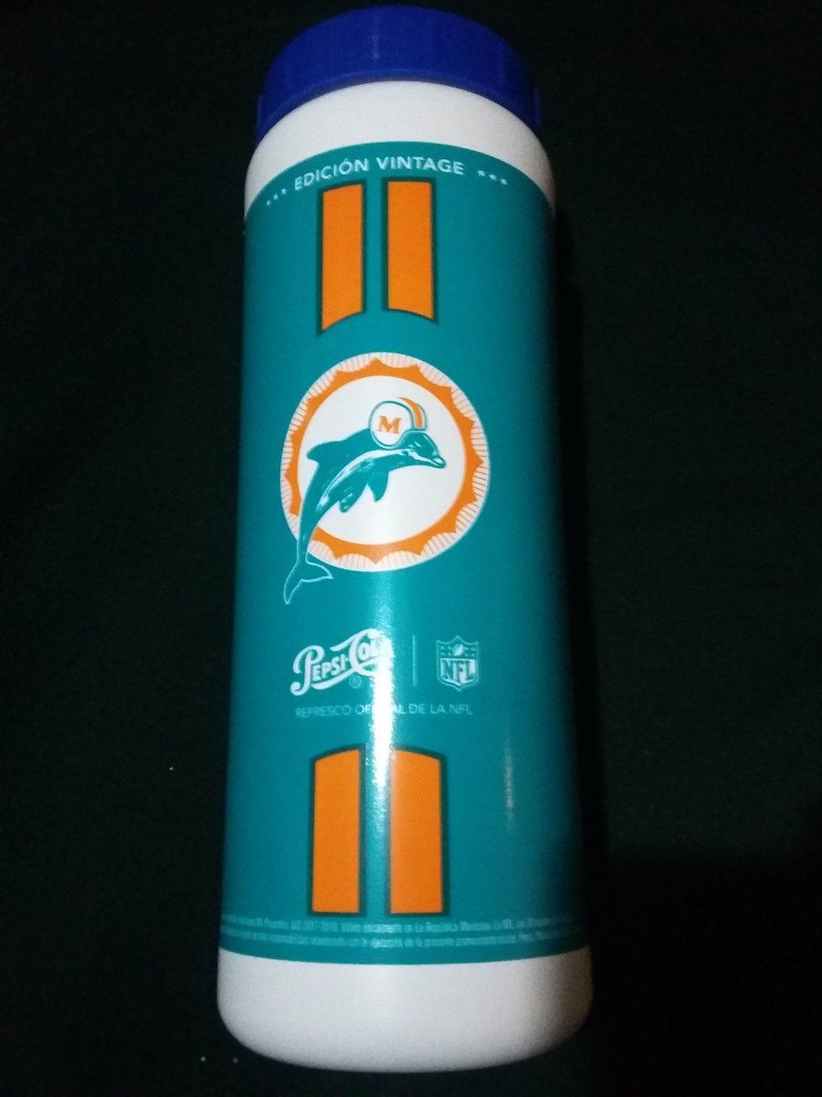 ImpersonalYisus's tweet photo. Gracias #Pepsi!!!
#Pepsilindro #NFL #NFLRetro #FinsUp https://t.co/4xE1kXofXp