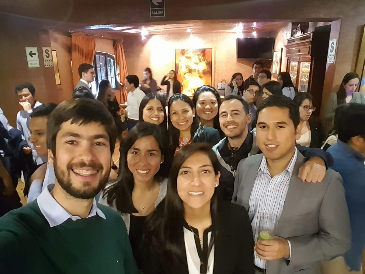 delatakay's tweet photo. Orgullosa egresada ingeniera empresarial en reencuentro de facultad @IngenieriaUP #innovacion #proyectos #ITfan https://t.co/V5WKGSOcpf