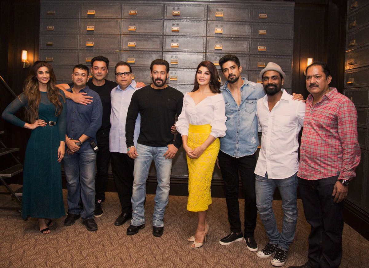 Baki sab toh Theek Hai but look at how hot, cool, sweet, charming & sexy is rameshji looking in this Race 3 ke team pic mein .