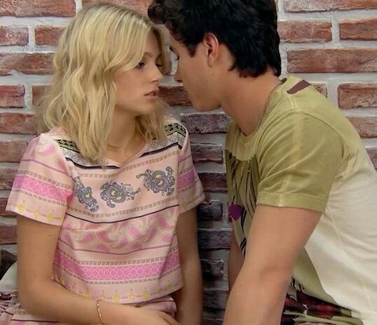 Adriidols's tweet photo. Si Te Quedaras Conmigo Tendras Un Camino Con Luz Al Final...🎵🎶💘💏❤ #Simbar @VaLuZenere @Michaelronda Como Los Extraño Simbar Espero En La Tercera Alfin Sean Felices Juntos!!!!😍😘💋 #SoyLuna2 #SoyLuna3 #SimbarForever #SoyLunaLive https://t.co/NaZMgkuovN