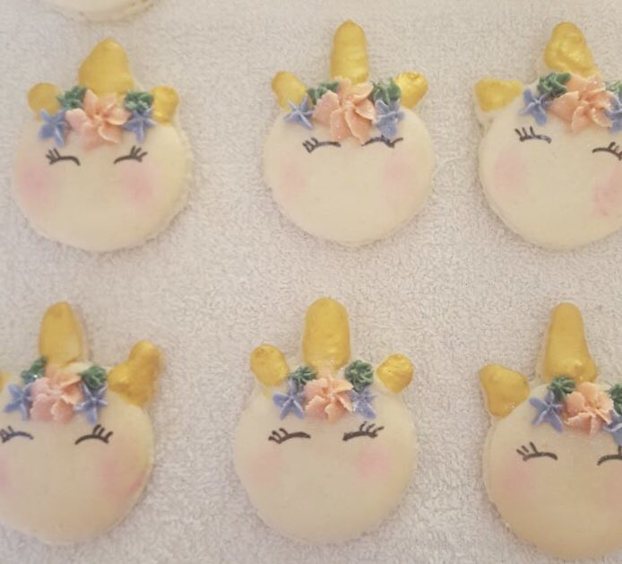 It’s a #unicorn #macaron kinda #Friday!!  🦄🦄🦄💖🌟
I loved making these for an 8 year olds #birthday party this evening! #jozikids